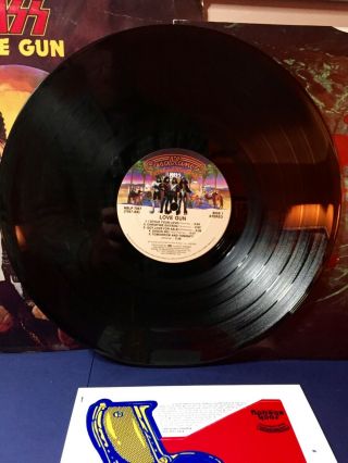 1977 Kiss LOVE GUN 7057 - 7 Vinyl LP STERLING 1rst Pressing w/Gun Insert VG,  /VG, 8