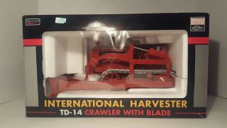 International Harvester Td - 14 Crawler With Blade By Speccast 1/16th Scale
