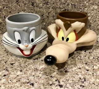 Rare Looney Tunes Bugs Bunny/wile E.  Coyote Mug Cup Plastic 1992.  -