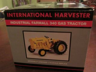 SPECCAST 1/16 SCALE DIE CAST INDUSTRIAL FARMALL 340 GAS TRACTOR - NIB 5