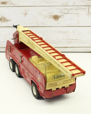 Vintage 1970 ' s Tonka Red Hook & Ladder Fire Engine Truck 32202 Paint 3