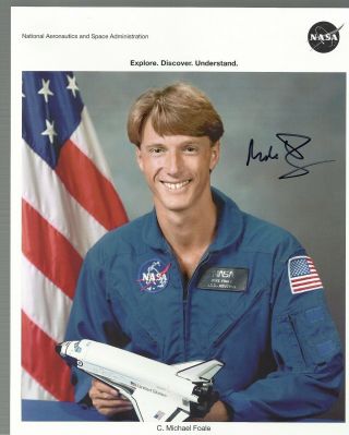 Autograph,  Hand Signed Astronaut C Michael Foale Official Nasa Photo