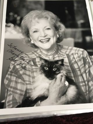 Betty White Actress Autographed 8 X 10 Photo