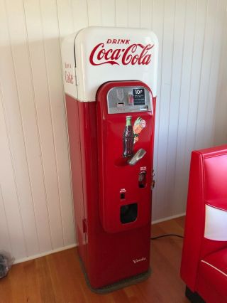Coca - Cola Vendo 44 Coke Machine Beautifully Restored