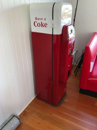 Coca - Cola Vendo 44 Coke Machine Beautifully Restored 2