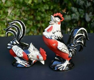 Vintage Pair Roosters Hen Chickens 2162 Numbered Black - Red - White Japan 1950s