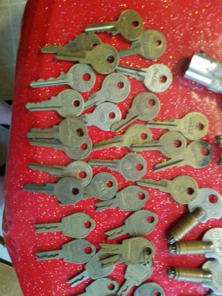 Vintage Vending Machine Keys Mills Novelity Bellock Nix Pix And More