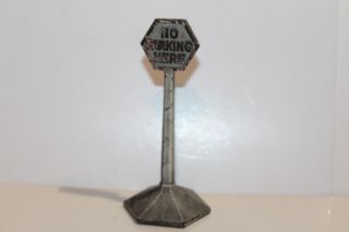 Vintage Arcade Cast Iron Keep To The Right/no Parking Here Sign