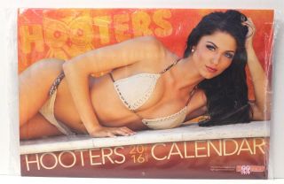 Awesome Hooters 2016 Bikini Girl Hot Waitresses New/sealed Collectors Calendar