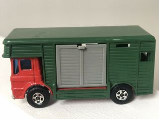 Matchbox Superfast No 17 - Horsebox - Rare Red Cab - With Horses