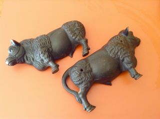 Vintage cast iron COW BULL BANK DOORSTOP big and heavy DETAILED 4