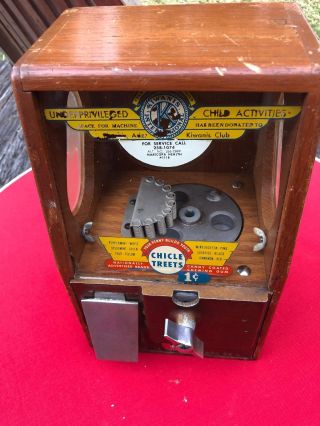 Vintage Wooden Victor Penny Gumball Vending Machine With Keys And Glass