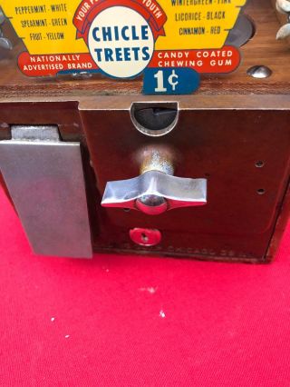 VINTAGE WOODEN VICTOR PENNY GUMBALL VENDING MACHINE WITH KEYS AND GLASS 2