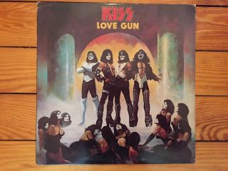Kiss - Love Gun 1977 Casablanca Nblp 7057 W/all Inserts Jacket Vg,  Vinyl Nm -