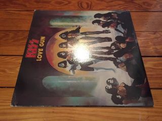 Kiss - Love Gun 1977 Casablanca NBLP 7057 w/all inserts Jacket VG,  Vinyl NM - 2