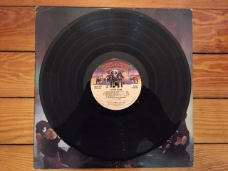Kiss - Love Gun 1977 Casablanca NBLP 7057 w/all inserts Jacket VG,  Vinyl NM - 4
