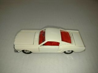 VINTAGE DINKY TOYS FORD MUSTANG FASTBACK 2,  2 WHITE WITH RED INTERIOR 3
