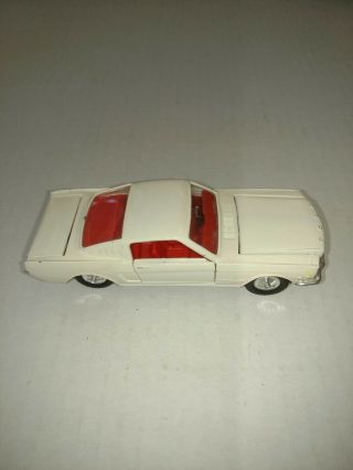 VINTAGE DINKY TOYS FORD MUSTANG FASTBACK 2,  2 WHITE WITH RED INTERIOR 5