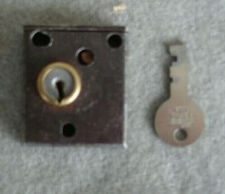 Advance / harmond / condom mach.  lock with key (inc.  hardware), 3