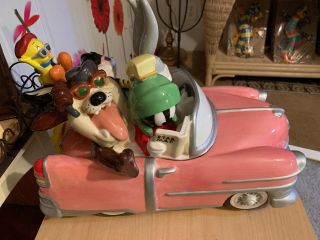 Warner Bros Looney Tunes Pink Car Cookie Jar Bugs Bunny,  Taz,  Tweety