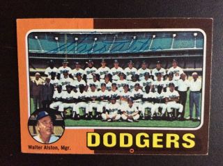 1975 Topps 361 Hall Of Famer Walt Alston - L.  A.  Dodgers
