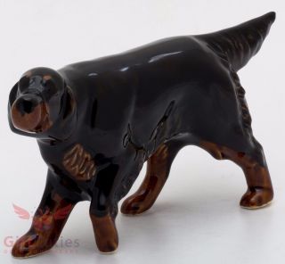 Porcelain Figurine Of The Irish Gordon Setter Dog
