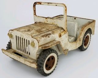 Vintage Tonka White Pressed Steel Jeep Wrecker Tow Truck Toy 10 Inches Long
