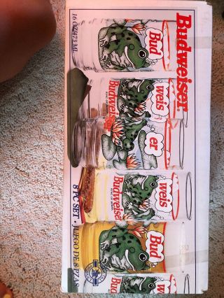 8 Budweiser Frogs " Bud - Weis - Er " Beer Glasses 16 - Oz 1995 Anheuser - Busch W/ Box