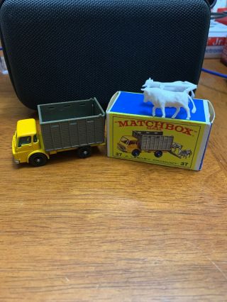 Vintage Lesney Matchbox 37 Cattle Truck Regular Wheels Box 1966