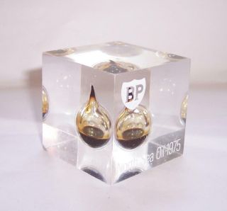 Vintage 1975 Bp Sample North Sea Oil In Lucite Cube Paperweight