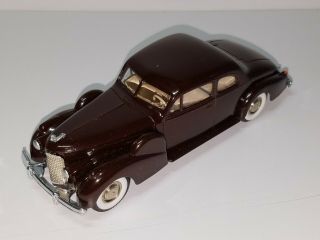 1/43 Rextoys 1938 - 1940 Cadillac V 16 Coupe 2 Portes