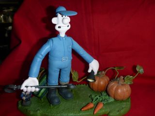 Todd Mcfarlane " Wallace And Gromit Curse Of The Were - Rabbit " Wallace Figure Blue