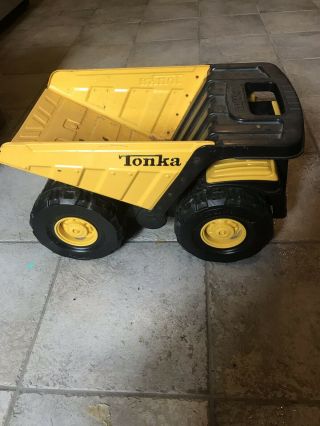 Large Tonka Yellow Metal And Plastic Dump Truck
