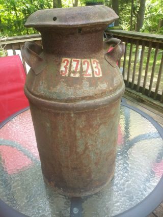 Vintage/antique 10 Gallon Steel Milk Can With Lid