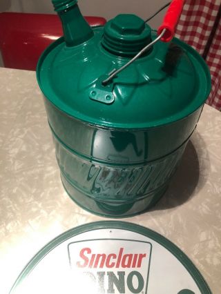 SINCLAIR Vintage GAS CAN Station Oil Company Oiler 1 Gallon 2 Lids And Sign 5