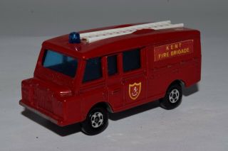 Matchbox - Lesney 1:64 Scale Mb 57a Land Rover Fire Truck