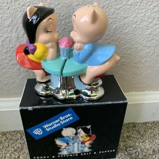 WARNER BROTHERS 2000 PORKY PIG AND PETUNIA SALT AND PEPPER SHAKERS 2