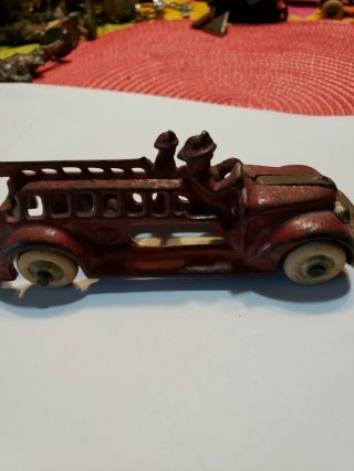 30s Or 40s Rare Arcade Ladder Truck Cast Iron And Has Side Partner.  All Org. 4