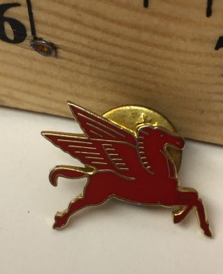 Vintage Mobil Pegasus Red Enamel Gold Metal Lapel Pin Small Cute Flying Horse