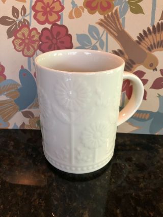 Starbucks White Embossed Daisy Flowers 12 oz Ceramic Coffee Tea Mug EUC 4