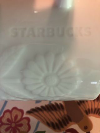 Starbucks White Embossed Daisy Flowers 12 oz Ceramic Coffee Tea Mug EUC 5