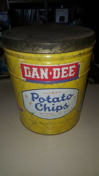 Vintage Large 3 Lb Dan Dee Potato Chip Tin 1960