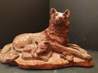 Red Mill Mfg Wolf With Cub Figurine
