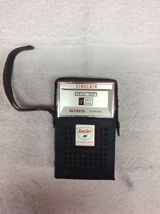 Vintage Sinclair Oil Gas Pump Transistor Radio.