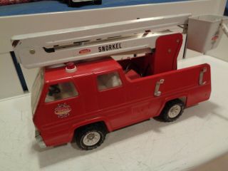 VINTAGE RED AND WHITE TONKA SNORKEL FIRE TRUCK 2
