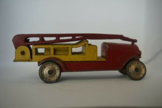 1920s Vintage Tootsie Toy Red And Yellow Water Tower Truck No.  4653 At24