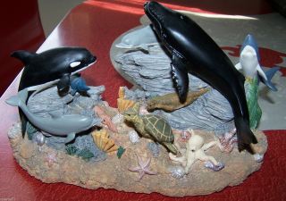 Westland Musical Figurine - Ocean / Coral Reef Scene - Minor Issue