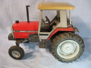 Vintage Ertl 1/16 Massey Ferguson 3070 Autotronic Tractor