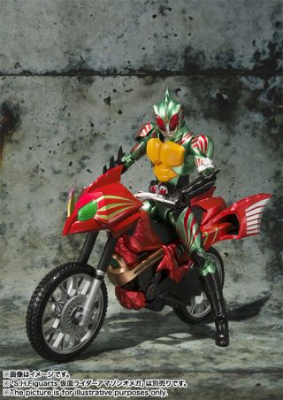 S.  H.  Figuarts Kamen Masked Rider Amazon Omega Junglaider figure Bandai 2