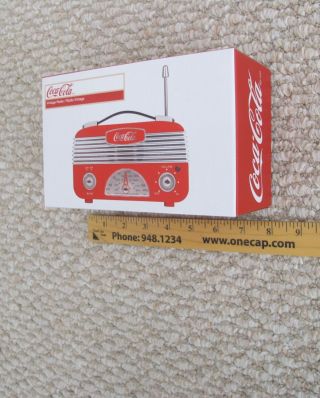 NEWin BOX Coca - Cola Retro Desktop Vintage Style AM/FM AA Battery Operated Radio 2